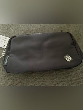 lululemon athletica Mini Pouch in grey